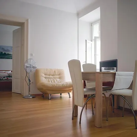 Erik Apartma Ljubljana